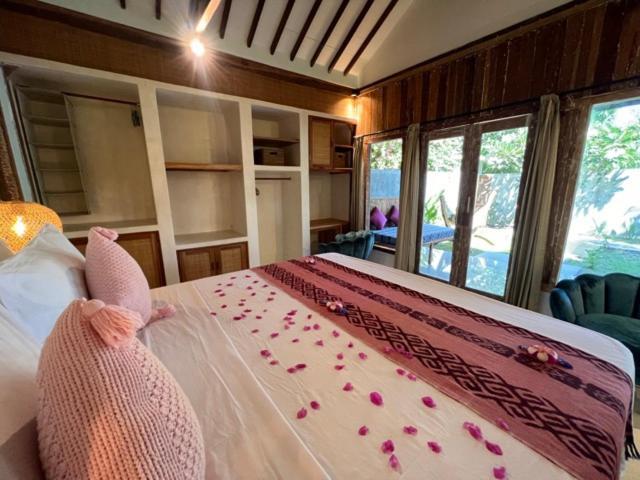 Hotel The Barefoot Blondie Village