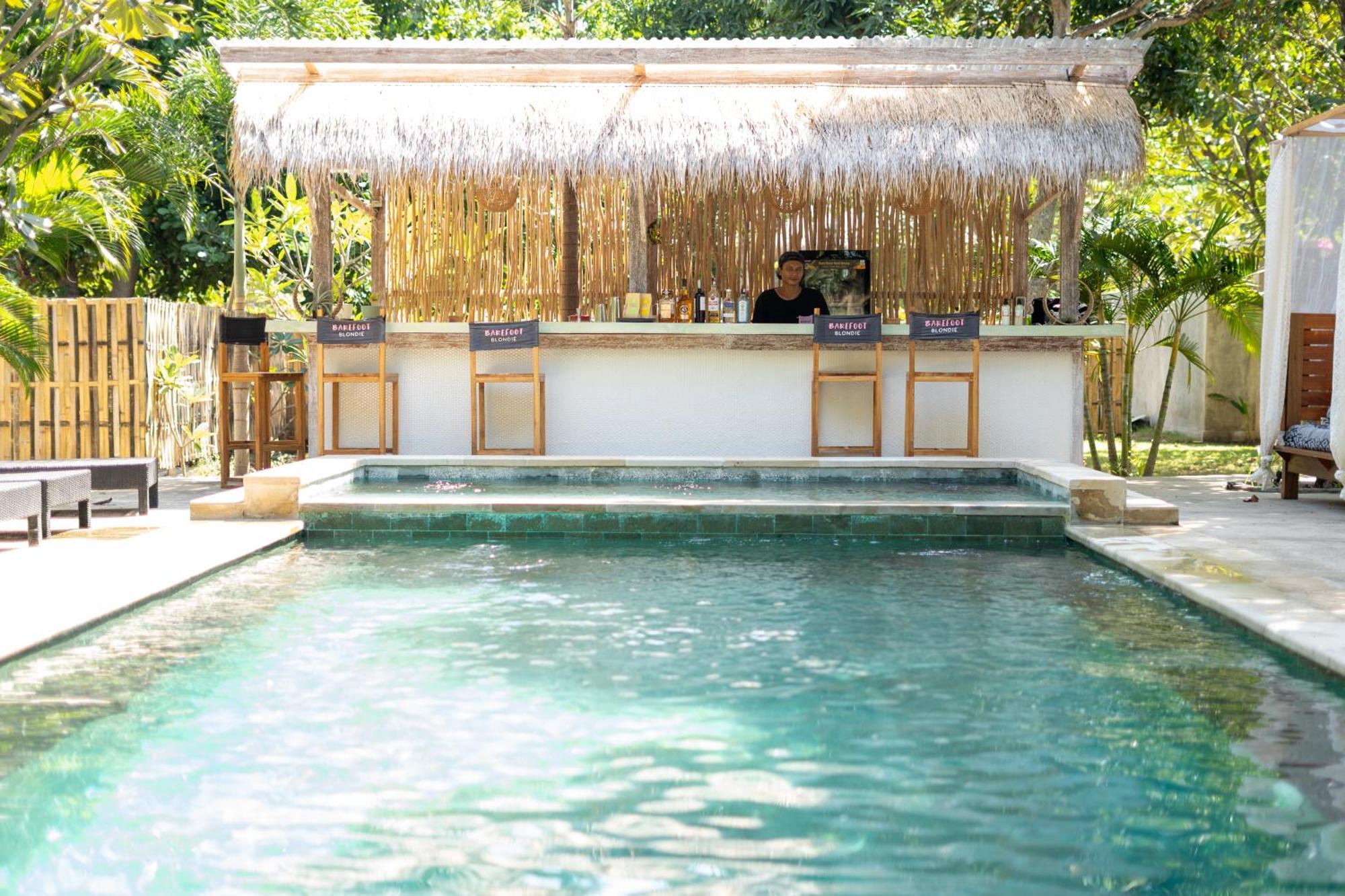 The Barefoot Blondie Village Hotel